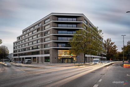 Bürogebäude und Hauptsitz der AKQUINET GmbH an der Werner-Otto-Straße 6 in Hamburg.