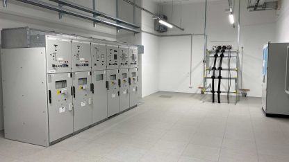 Raum mit Mittelspannungsschaltanlagen im Rechenzentrum Victoria Park Hamburg