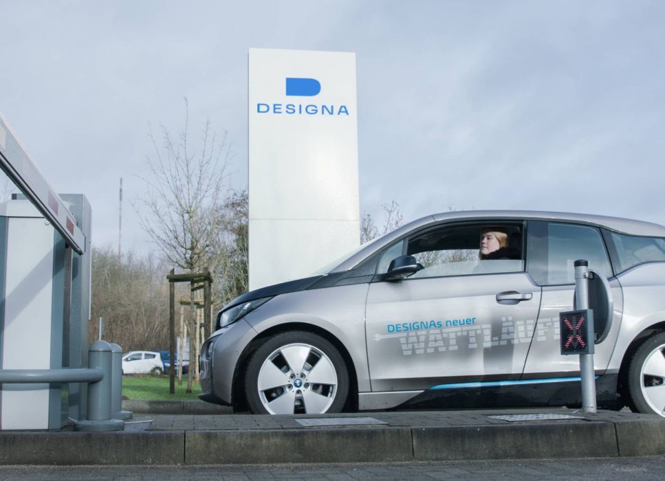 Mit AKQUINET Parkhäuser smarter steuern