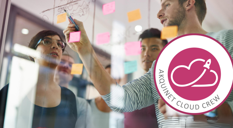 Eine Gruppe aus sechs Personen ist zu sehen.