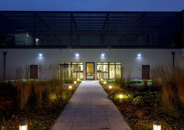 View of the entrance to the AKQUINET data center in Hamburg-Alsterdorf in Paul-Stritter-Weg.