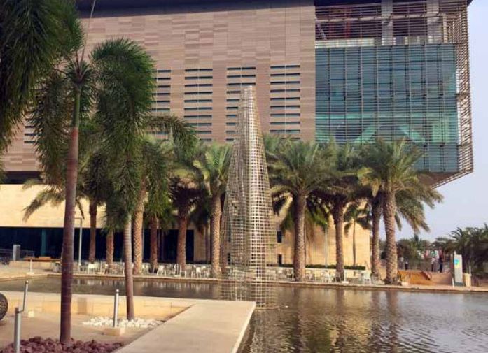 AKQUINET baut RZ-Infrastruktur während des laufenden Betriebs in Saudi-Arabien