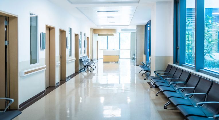 Ein Empfangsbereich einer Kliniken