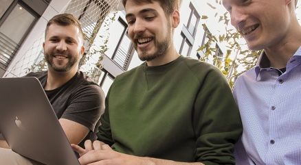 Drei Mitarbeiter aus dem Team des Competence Centers Digitale Verwaltung von AKQUINET.