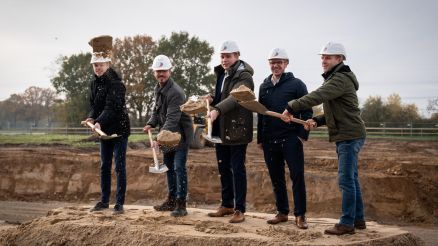 Das Projektteam der Data Center Competence von AKQUINET beim Spatenstich zum neuen Rechenzentrum Victoria Park Hamburg-Rahlstedt.