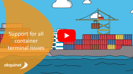 Gezeichnete Grafik mit Containerterminal im Hintergrund. Orangenes Segel mit Titeltext. Logo von YouTube im Vordergrund.