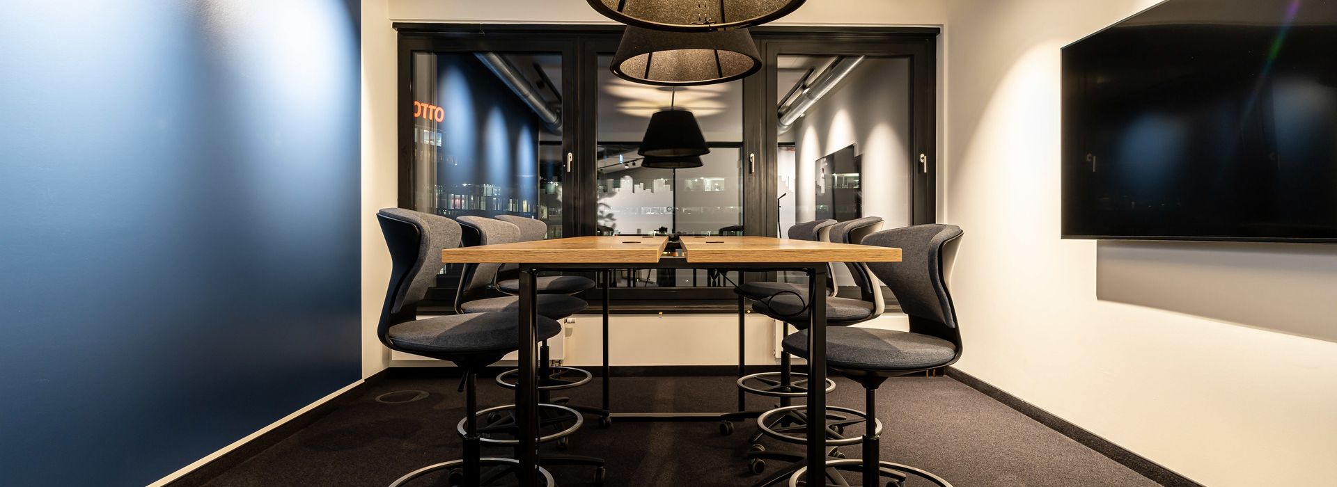 Meeting room Blauer Salon at AKQUINET Haus Hamburg, Werner-Otto-Straße 6.